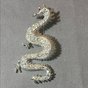 💎 Silver Dragon Brooch with Crystals 💎